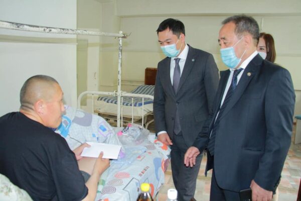 Известный певец Малик Аликеев был доставлен в отделение травматологии и ортопедии больницы №4 в Бишкеке - Kyrgyztoday.org