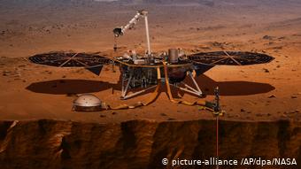 Исследовательский посадочный аппарат с сейсмометром, доставленный на Марс в 2018 году миссией NASA Insight 
